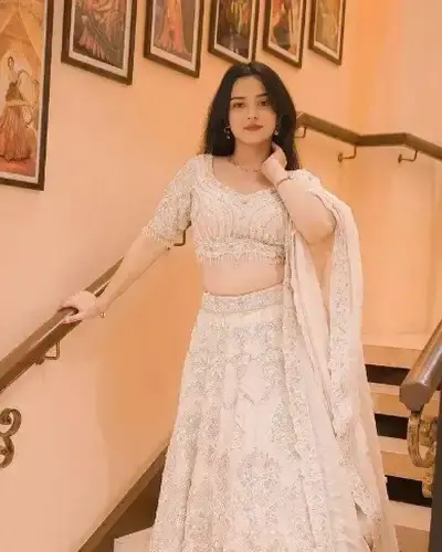 Escort Airoli